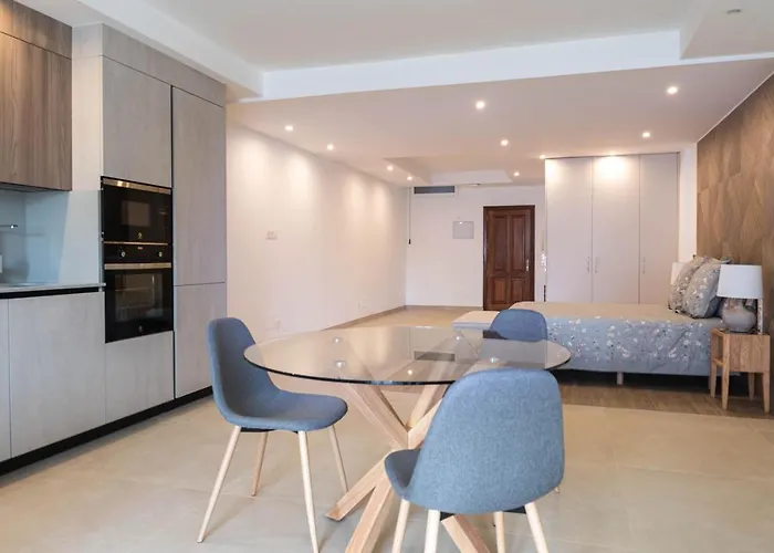 Apartman Rooms & Suites Loft 2F - Central Arrecife, Lanzarote - Free Parking *