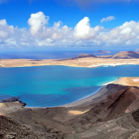 Rooms & Suites Loft 2F - Central Arrecife, Lanzarote - Free Parking *